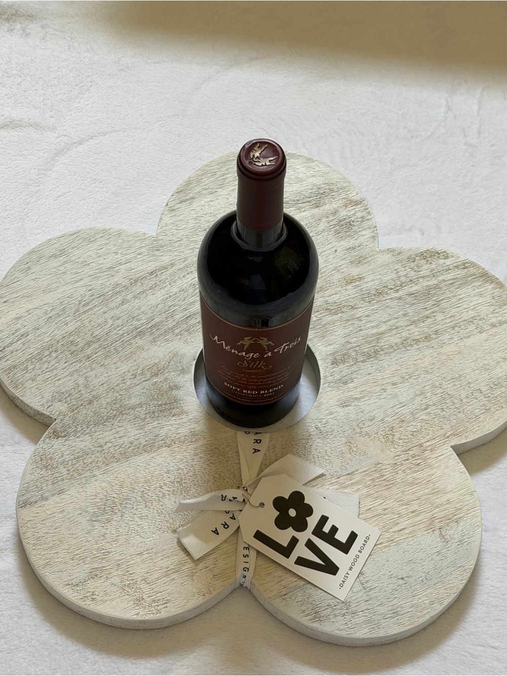 LOVE Daisy Mango Wood Charcuterie Board Cheese Board Round Wine Holder 17.5" NEW